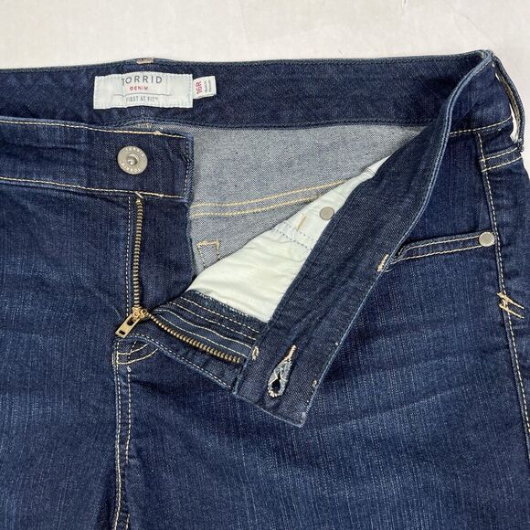 Torrid Classic Straight High Rise Stretch Jeans Women’s 16 R - Picture 4 of 11